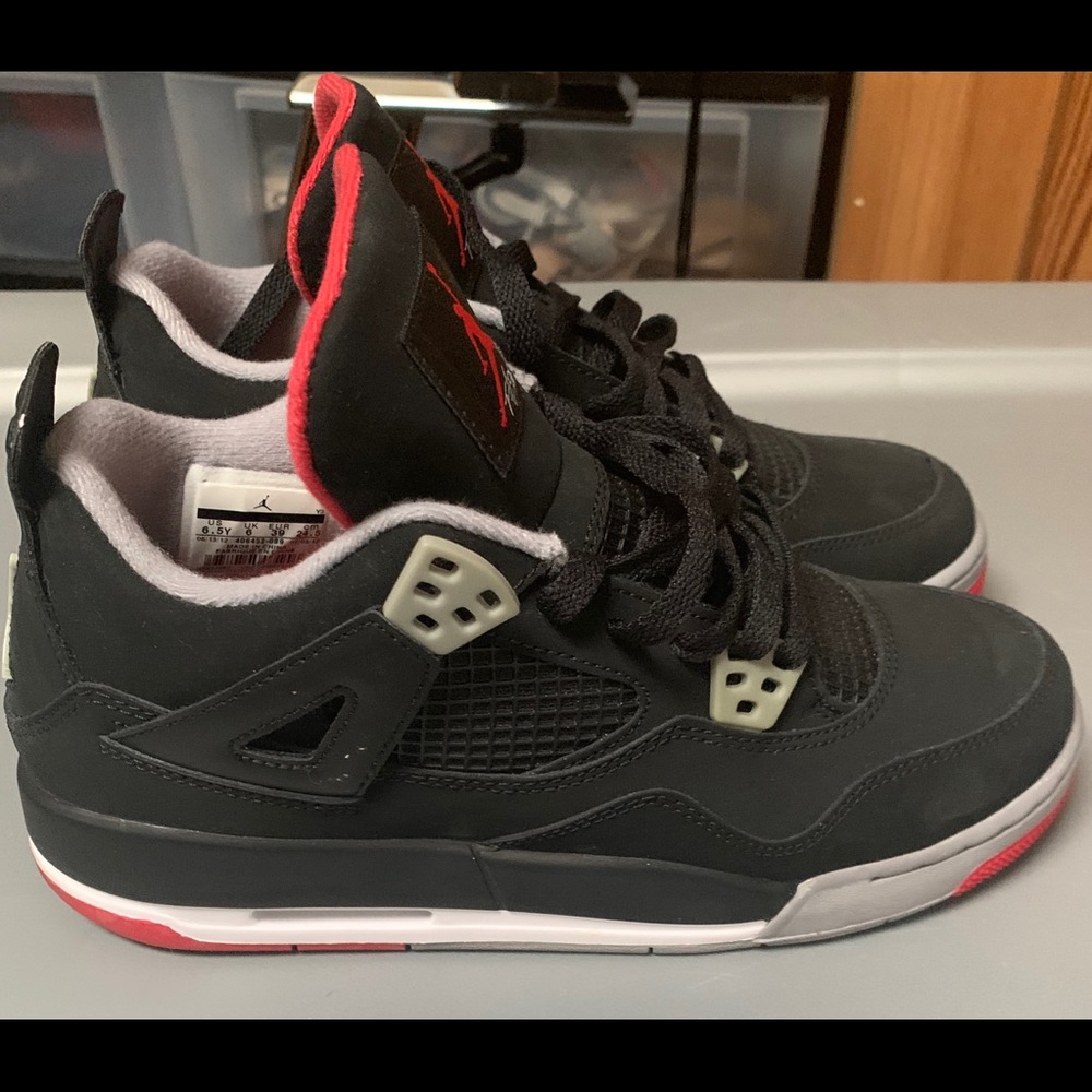 Jordan 4 Retro Bred